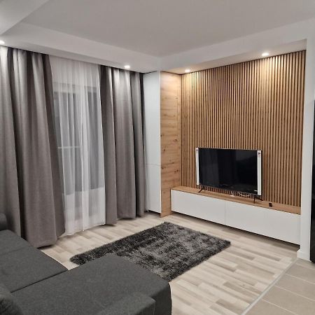 Golden Cosmopolis Apartment Cretuleasca Ngoại thất bức ảnh