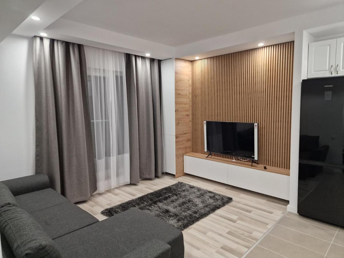 Golden Cosmopolis Apartment Cretuleasca Ngoại thất bức ảnh